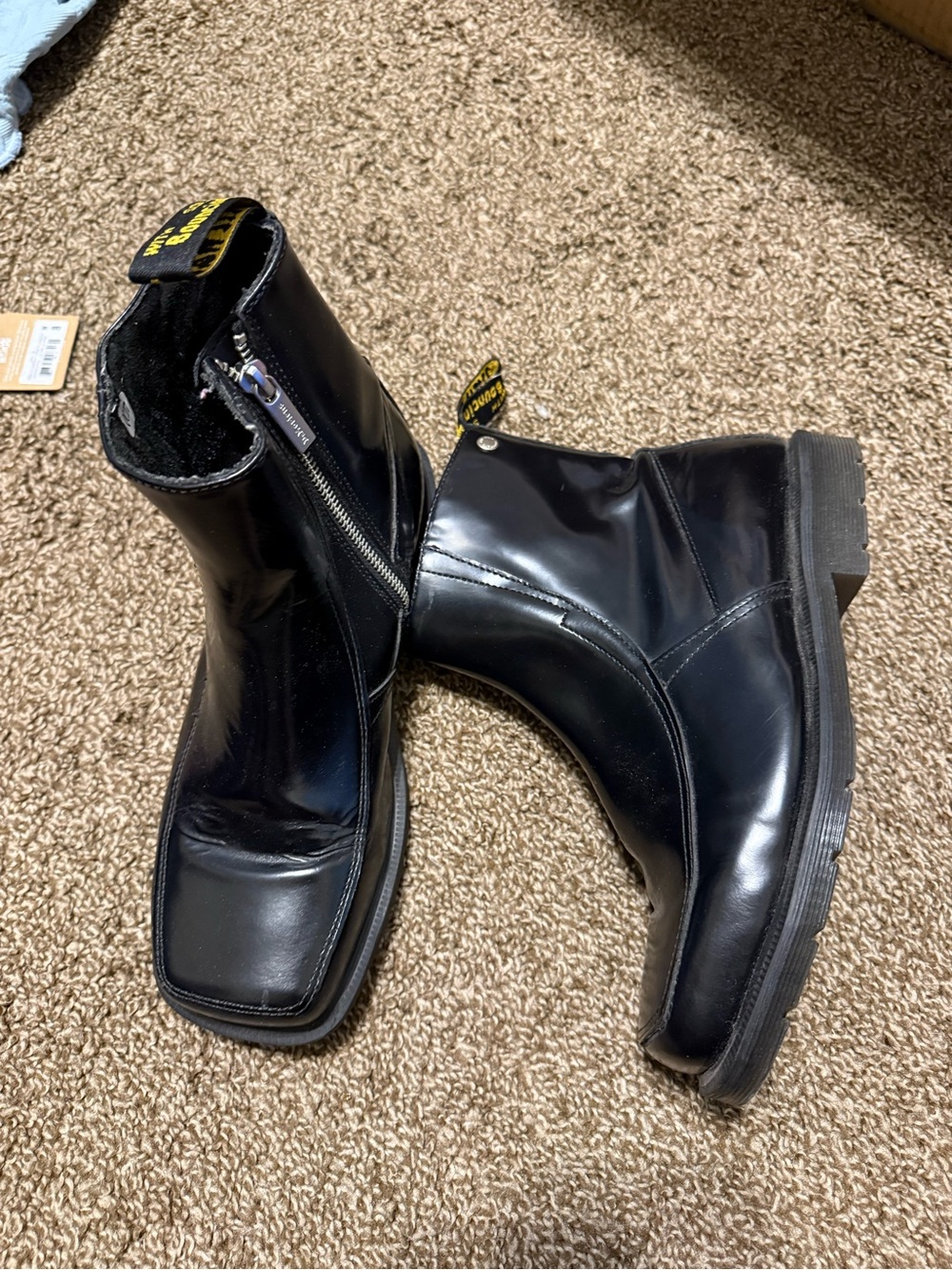 DR. MARTENS
Durrow Zip Leather Chelsea Boots Womens 8